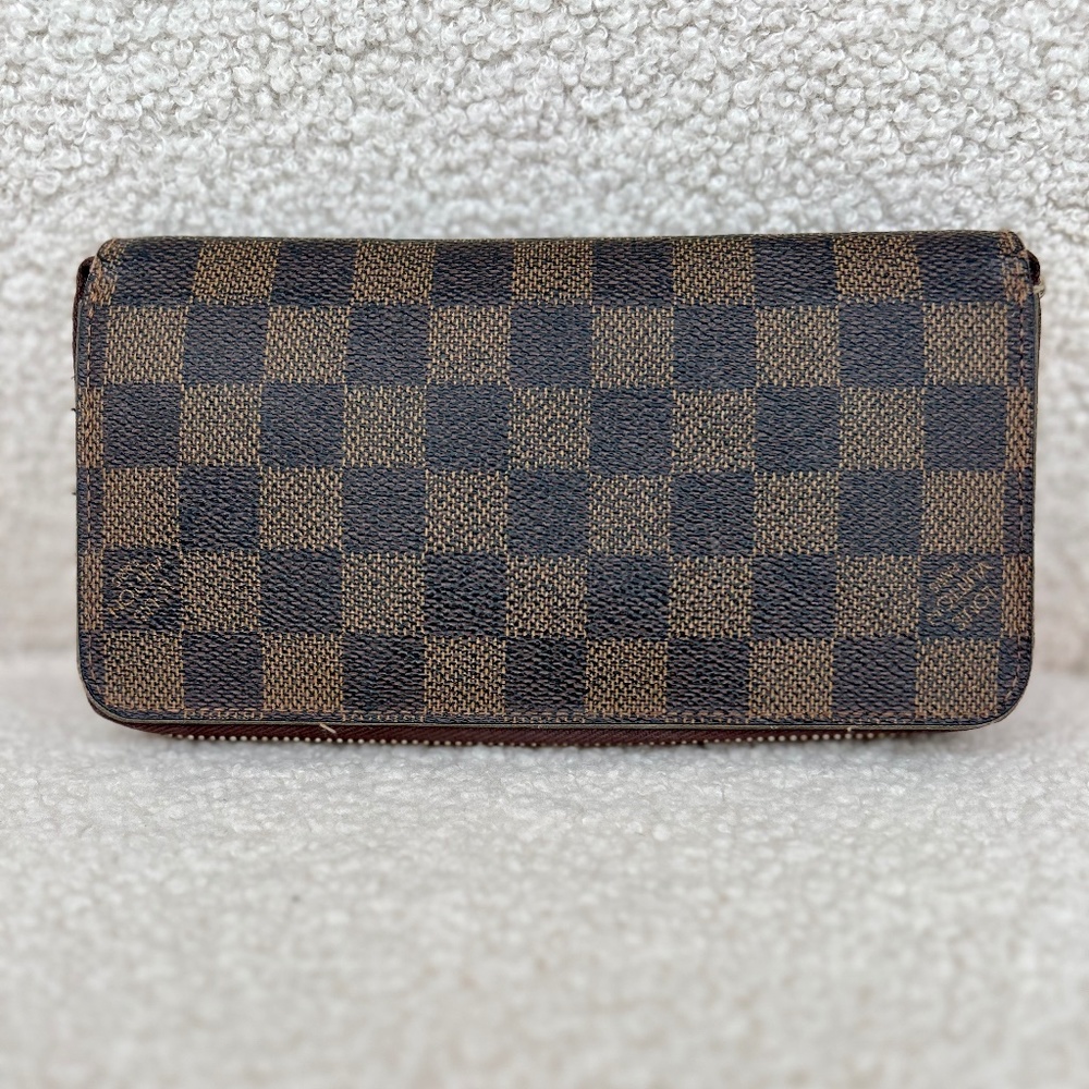 Louis Vuitton Zippy Wallet